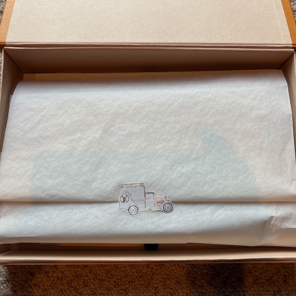 LOUIS VUITTON LV NIB Felicie Pochette Mongram Empriente Leather - Picture 16 of 16